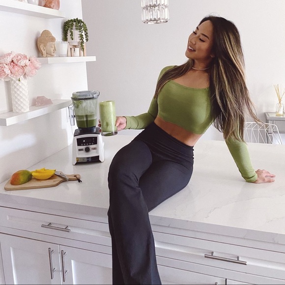 Fabletics Ultra High-Waisted PureLuxe Flare - Picture 1 of 6
